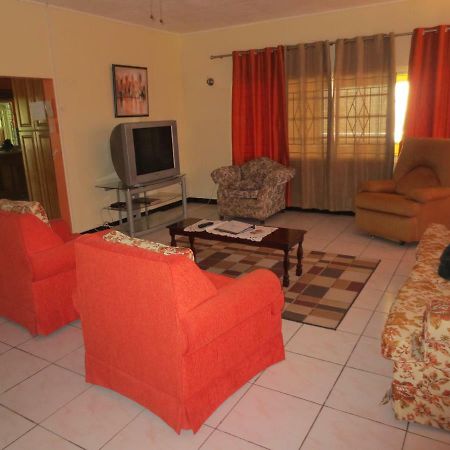 Chateau Yellow Mandeville Buitenkant foto