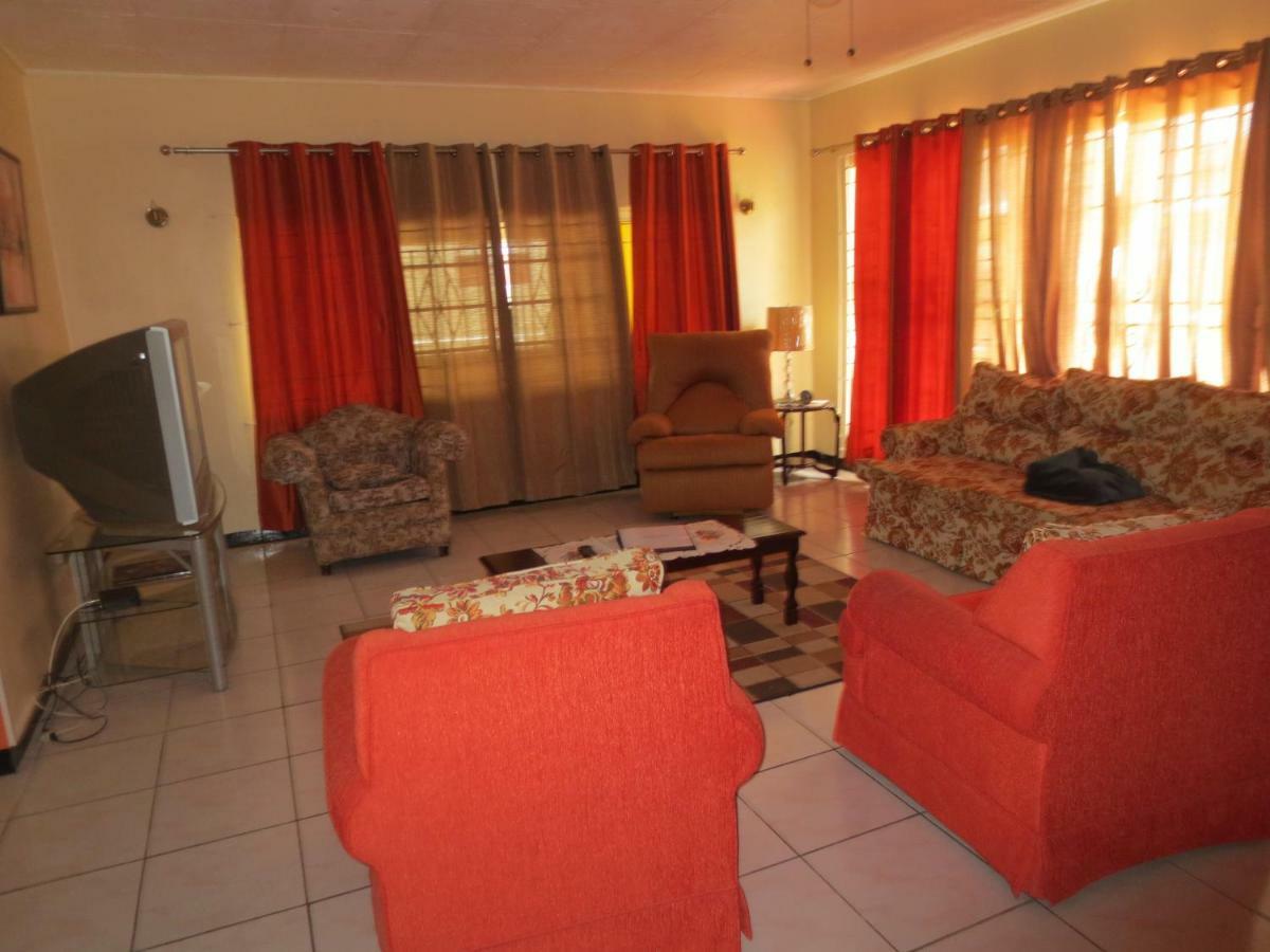 Chateau Yellow Mandeville Buitenkant foto